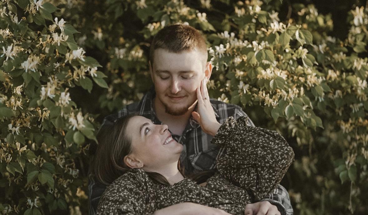 The Wedding Website of Lidia Flowers and Eli Steinhausser