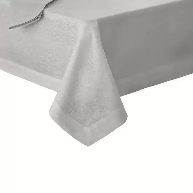 La Classica Tablecloth, 70" x 126"