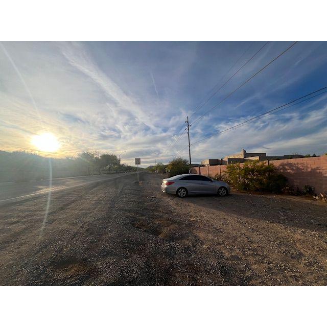 Parking at the reception along "W Cloud Rd"