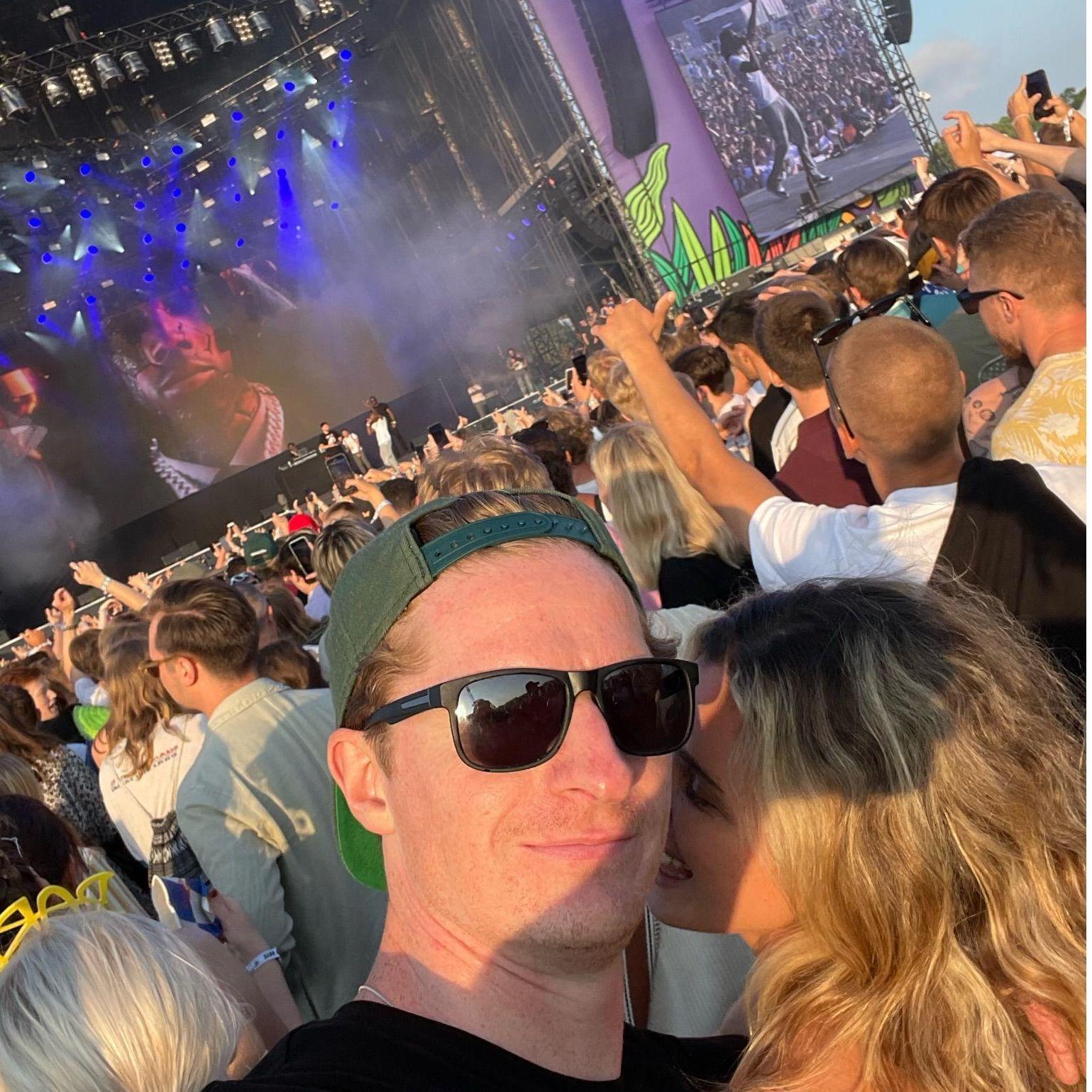 Festival with Therese and Joakim, Joakim reminiscing on Naomi
