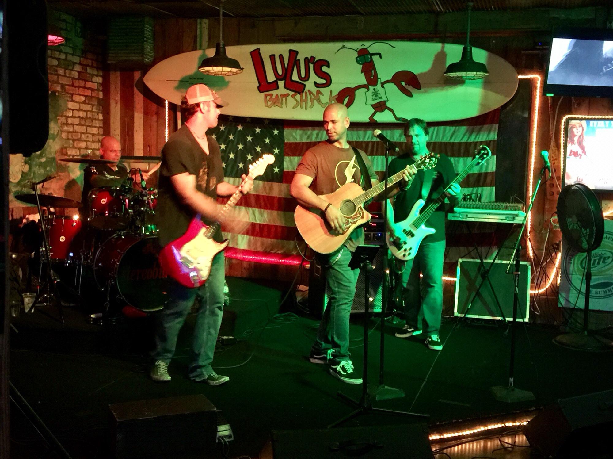 Papa’s gig at LuLu’s BaitShack 🎸