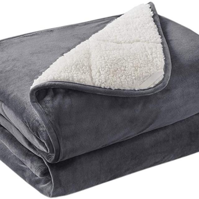 Degrees of Comfort Sherpa Weighted Blanket Throw for Adults | Dual-Sided Fuzzy Soft Sherpa & Velvet Plush Fleece | Weighted Throw for One Person Use (100~140lbs) Twin Bed Sofa | 48x72 Charcoal 12 LBS