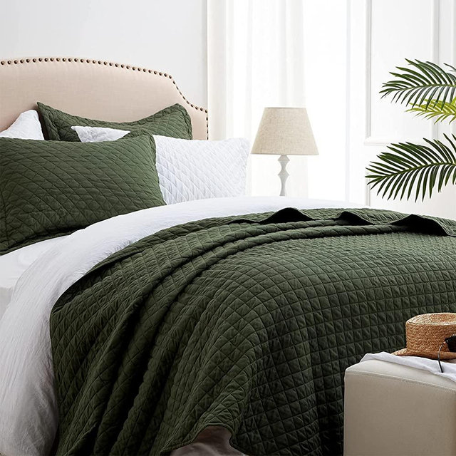 SunStyle Home Quilt Set Queen Olive Green Lightweight Bedspread Soft Reversible Coverlet for All Season 3pcs Army Green Diamond Quilted Bedding Sets (1 Quilt 2 Pillow Shams)(90"x96")