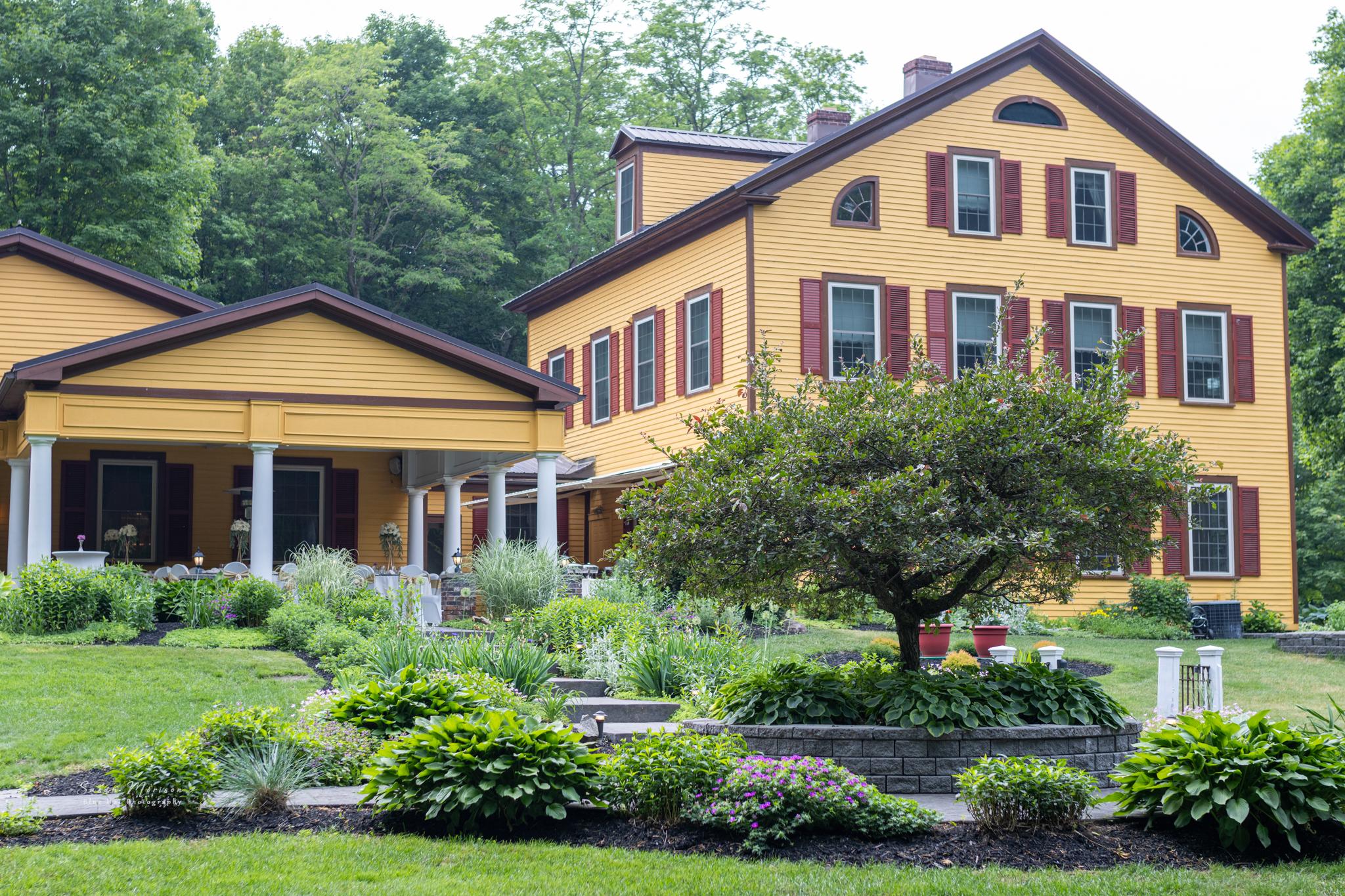 The Wedding Website of Amber Canbek and Patrick Sill