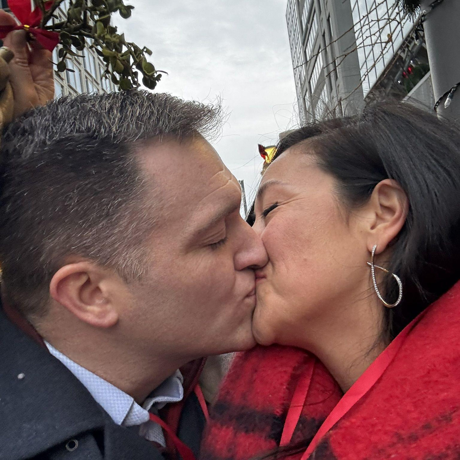 Breaking the Guinness world record for number of couple's kissing