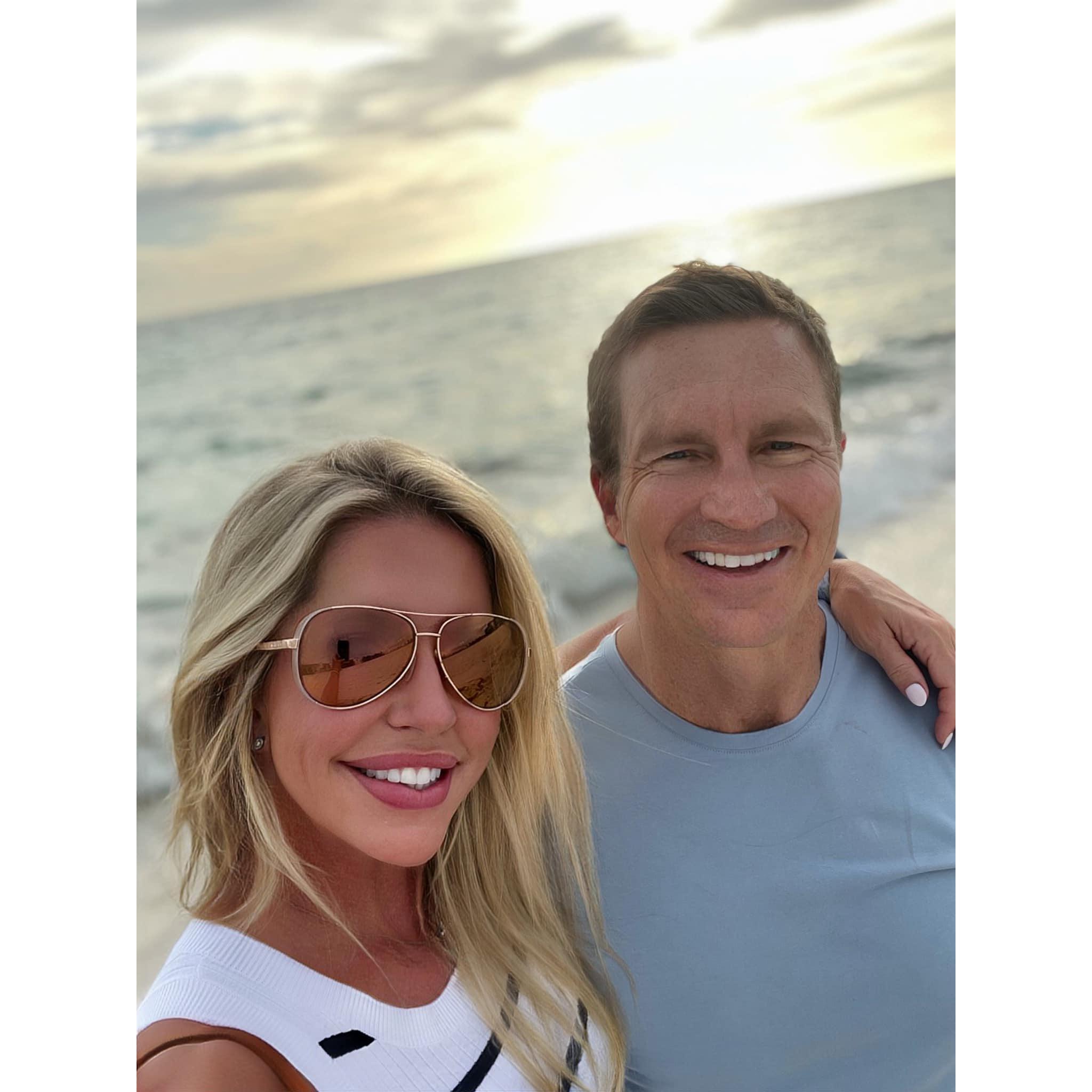 Melissa & Greg love long walks on the beach watching 🌅 sunrises and sunsets!