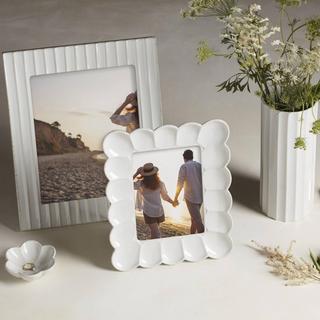 French Perle 5x7 Scallop Frame