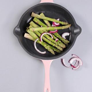 Neo 10 in. Cast Iron Fry Pan