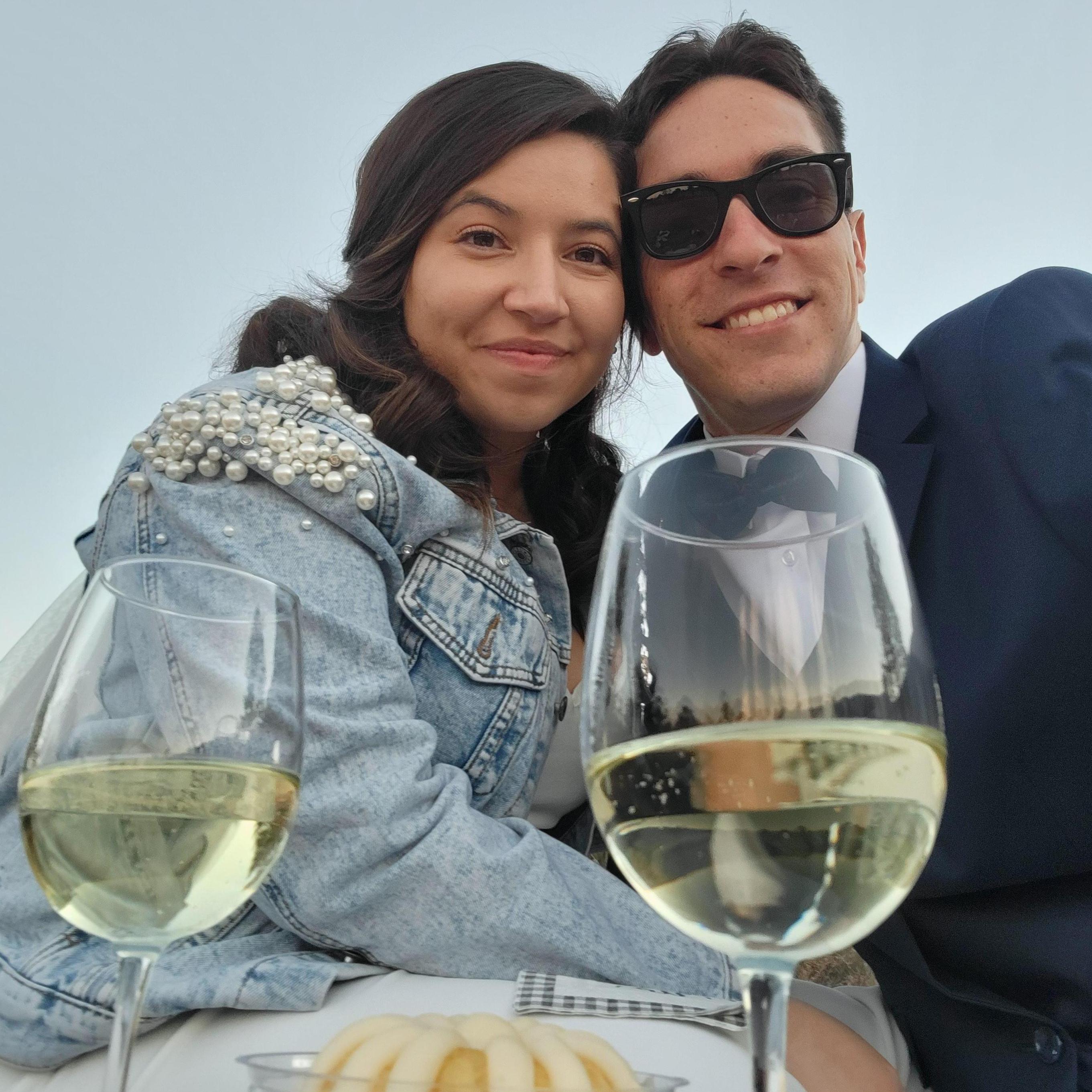 Picnic with Champagne and mini cake
Picnic con champán y mini tarta