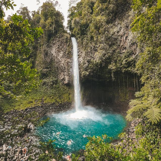 La Fortuna Waterfall - Park Pass for Hiking/Swimming