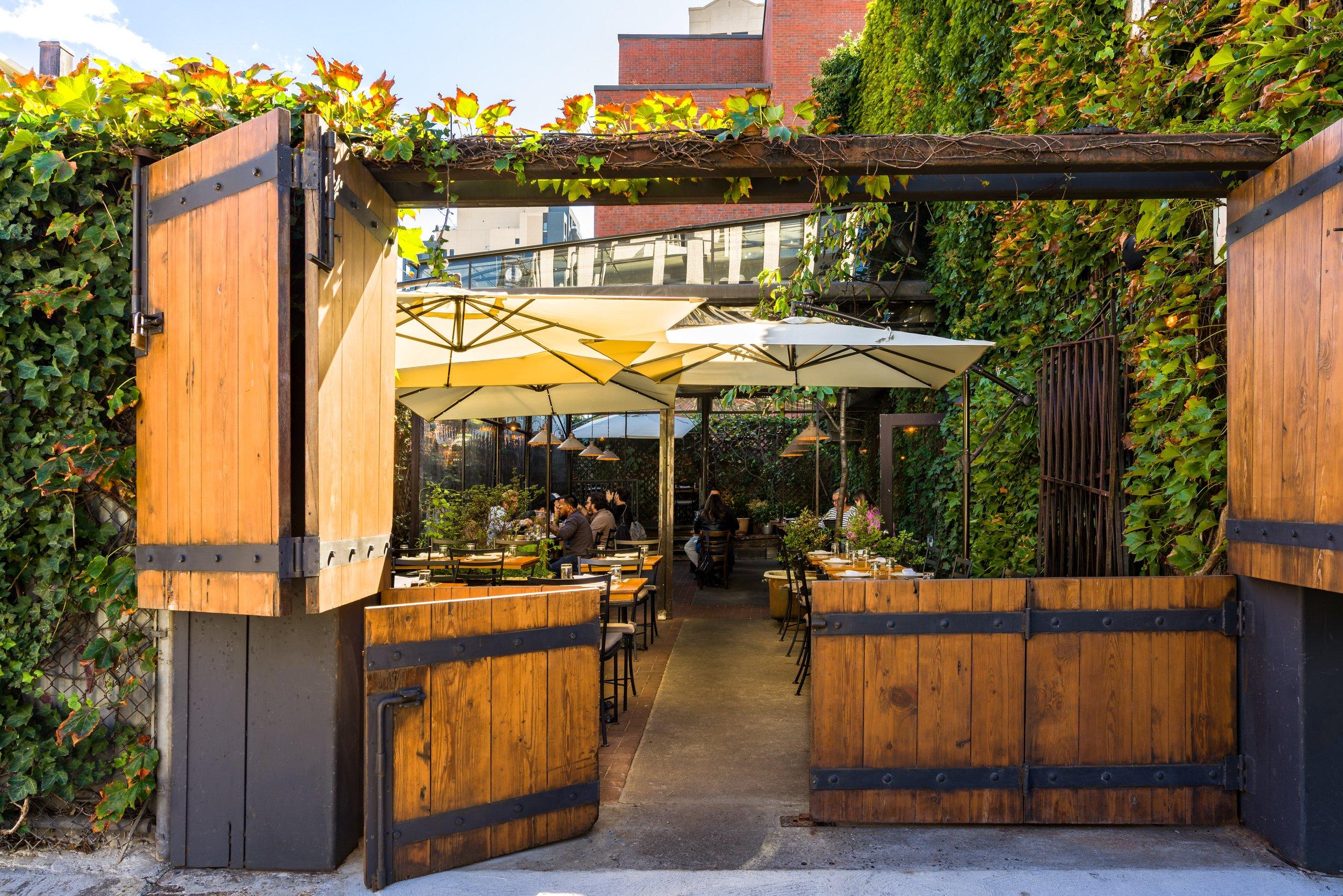 The Wedding Website of Maddy Brookes and Aaron Bunge