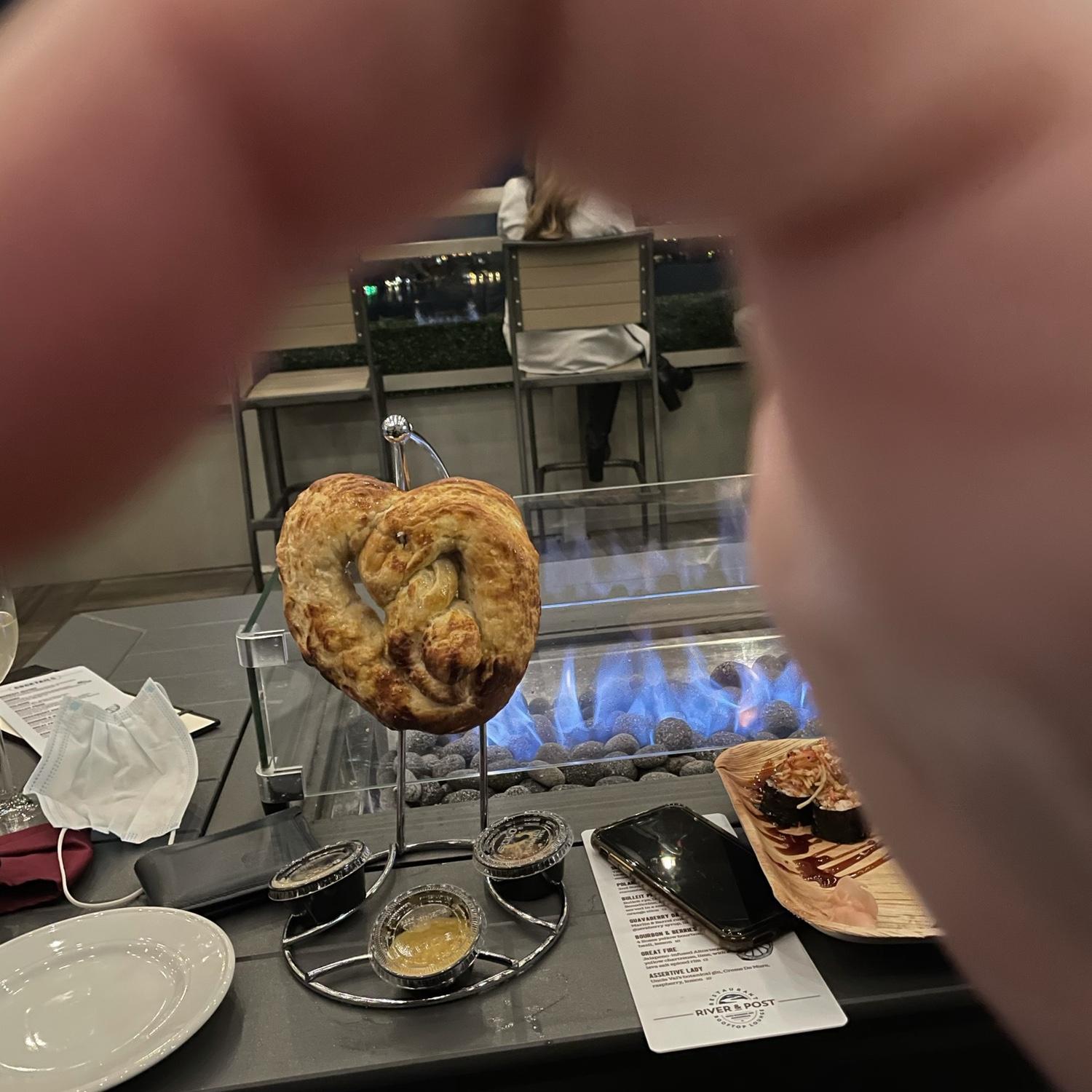 2nd date - Jim showed me how to make the lines in your finger look like a butt.