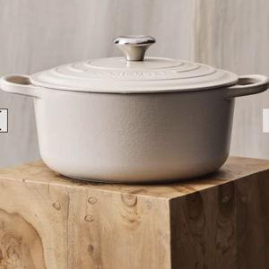 Signature Round Dutch Oven