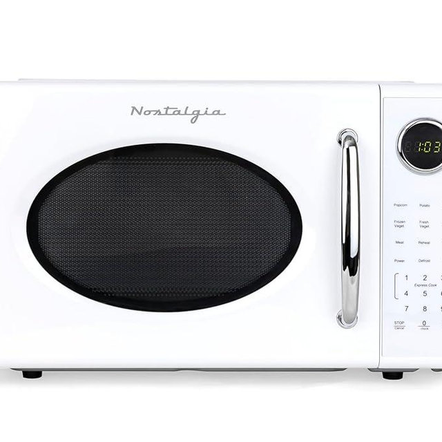 Nostalgia Retro 1000W Microwave Oven 1.1 Cu Ft Capacity – Child Safety Lock, 8 Auto-Cook Settings – Countertop Kitchen Appliance – White