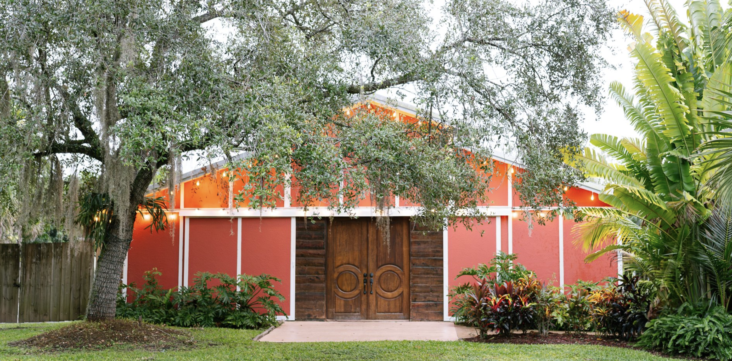 The Wedding Website of Leandra Armstrong and Julio Castano