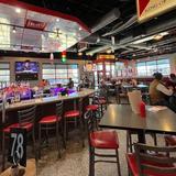Restaurant | Smitty's Garage Burgers & Beer