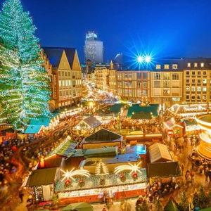 Shopping at the Strasbourg Christmas markets