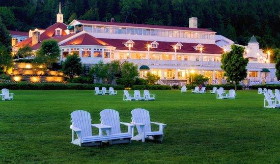 The Wedding Website of Christine Regan and Bradley Charles