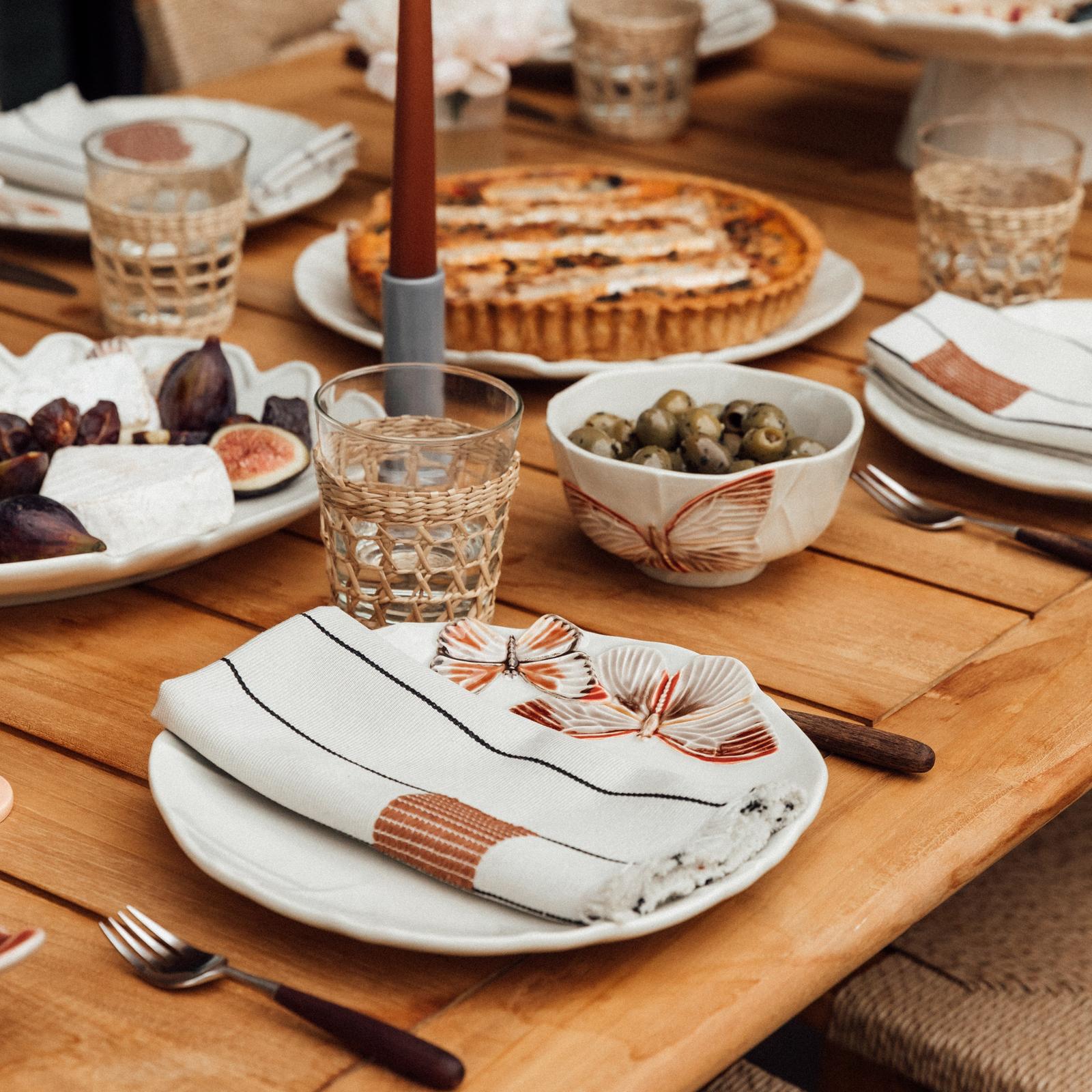  CAVENDISH サンドイッチプレート Bordallo Pinheiro, Cloudy Butterflies By Claudia Schiffer Dinner