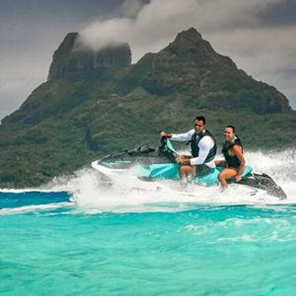 Tour pela Ilha de Bora Bora por JET SKI