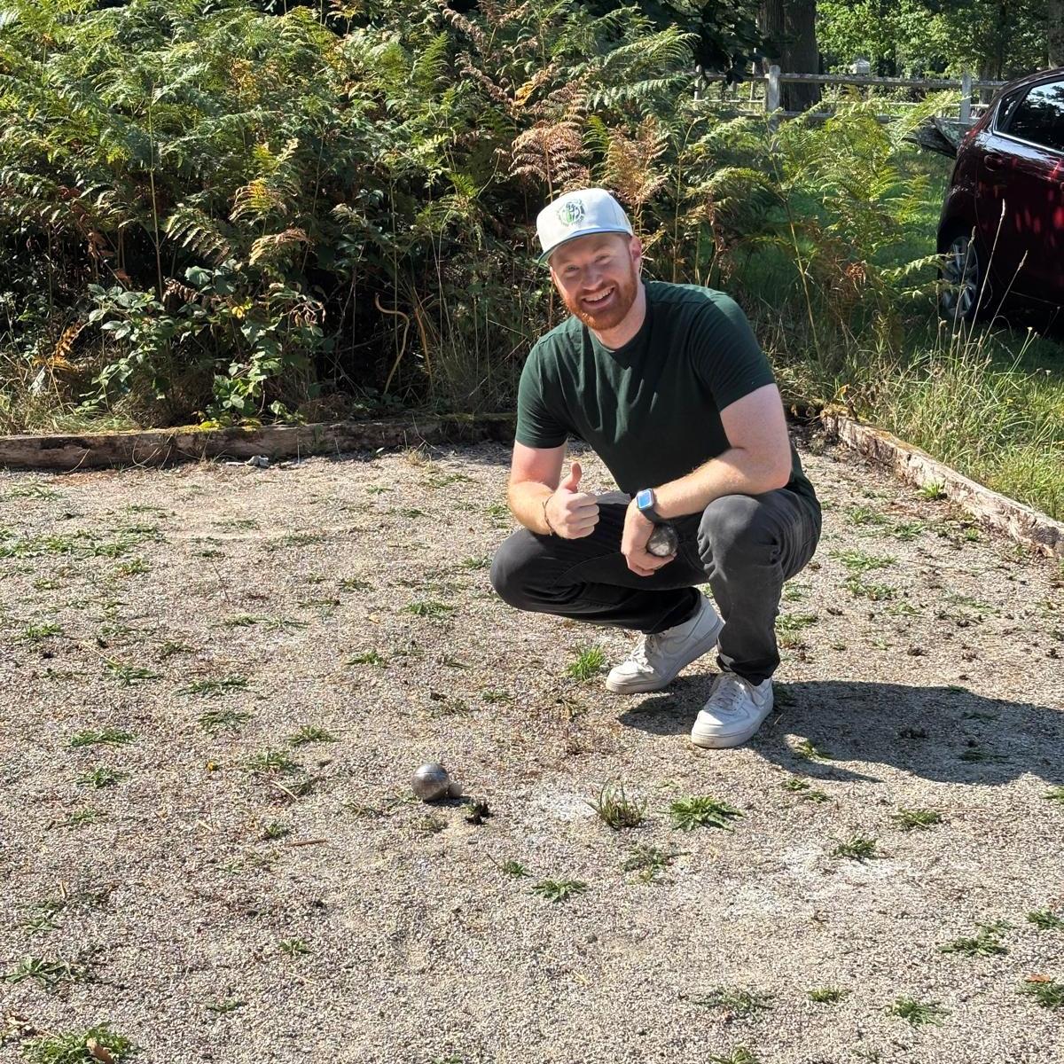 Doug discovered a new sport he excelles at …. pétanque !
