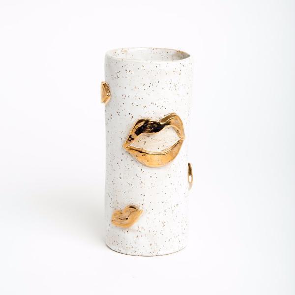 Lux Eros Medium Kiss Vase - Vanilla