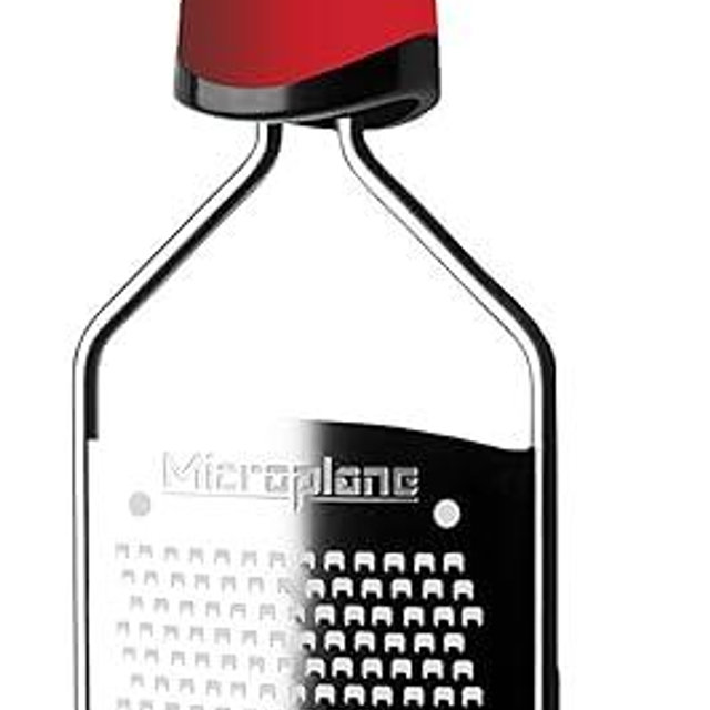 Microplane Gourmet Series Hand Held Cheese Grater (Fine, Red)