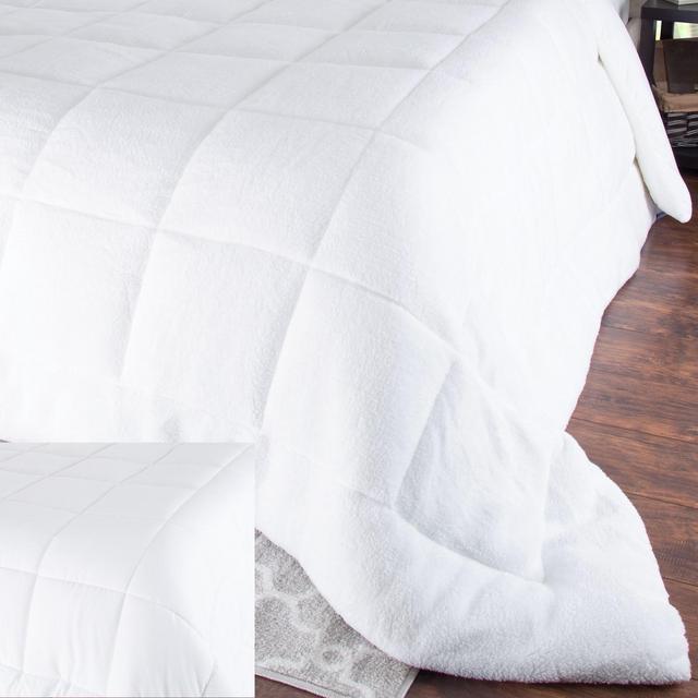 Oversized Reversible Down Alt Comforter With Sherpa (Full/Queen)White - Yorkshire Home