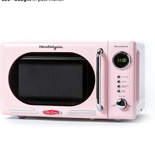 Nostalgia Retro Cubic Foot 700-Watt Countertop Microwave Oven, 0.7 Cu. Ft, Pink