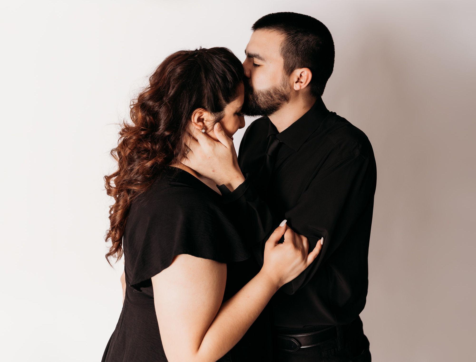 The Wedding Website of Robert Helton and Charlina Garcia