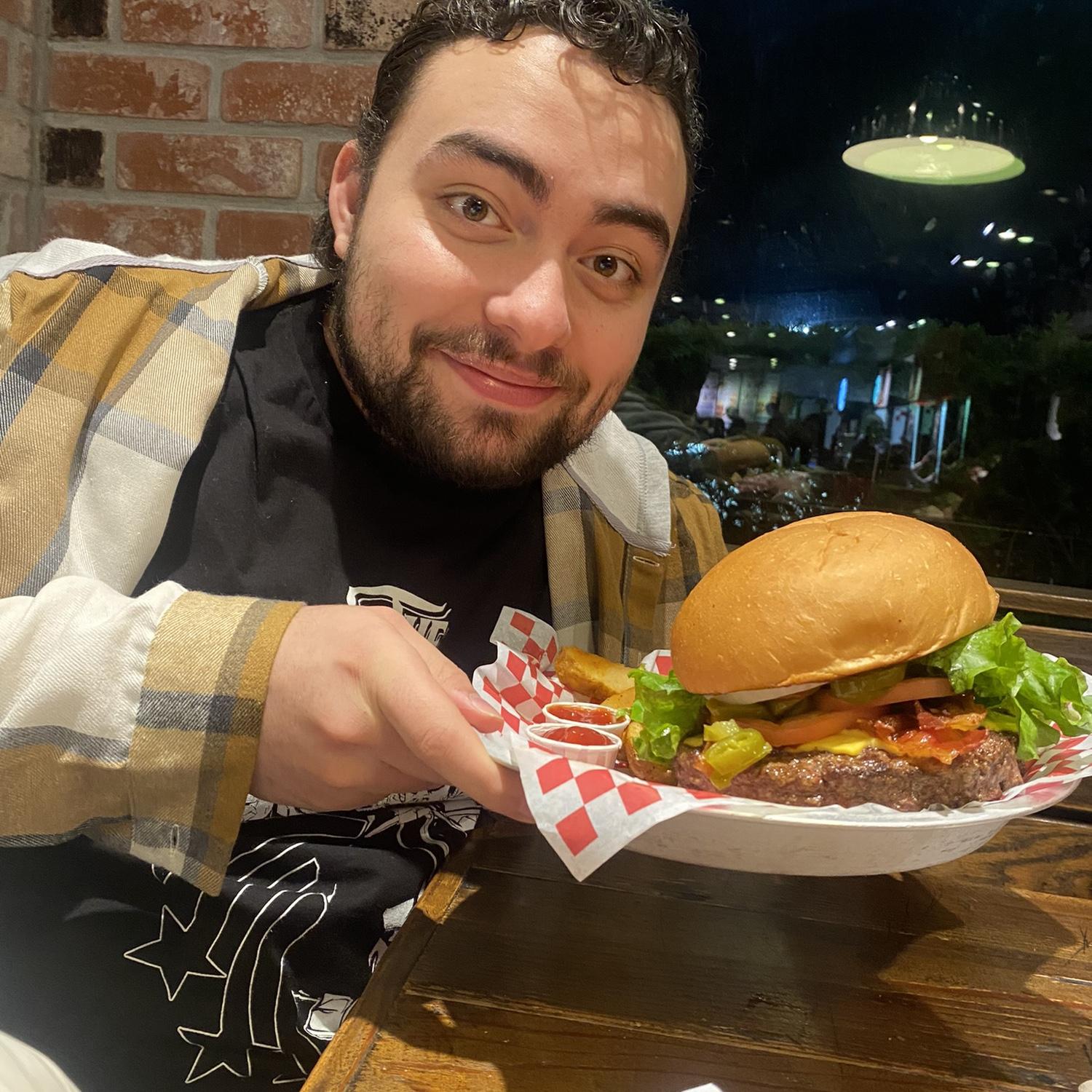 Fuddruckers 1lb burger! Kaymel did NOT finish it.