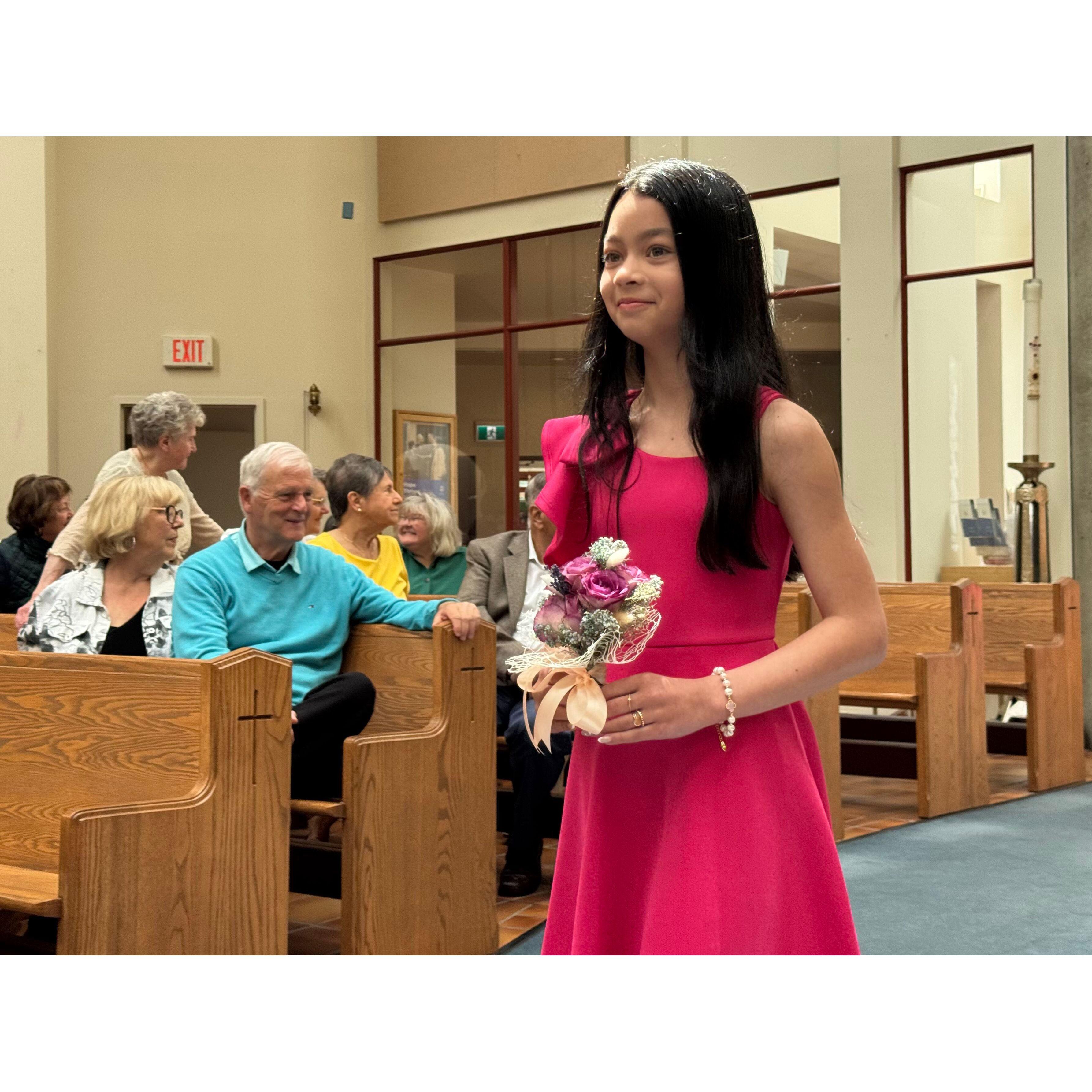 Beautiful flower girl!