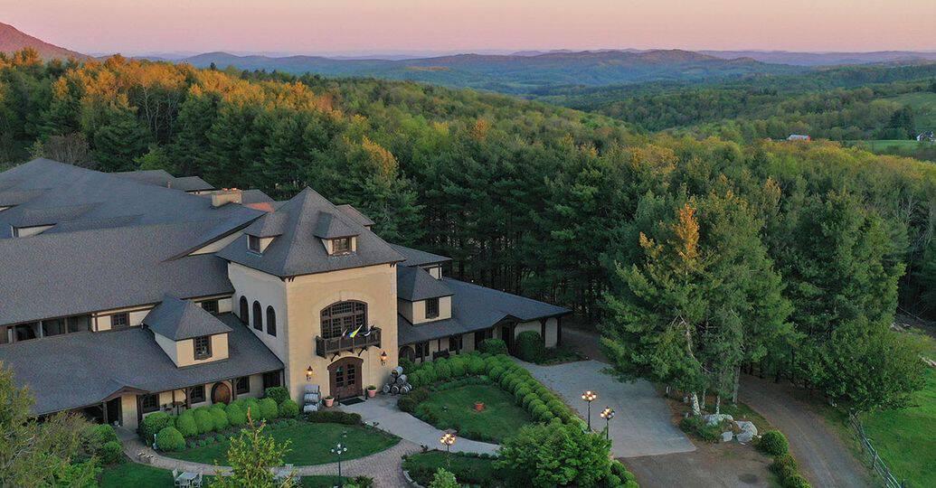 The Wedding Website of Becky Burns and Ricardo Carrera