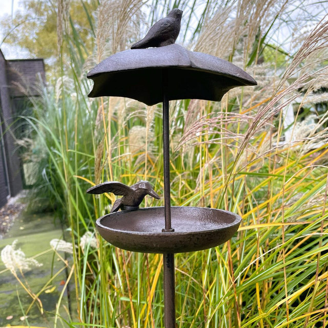 Beautiful cast iron bird feeder on stake- 114 cm/ 44.5 inches