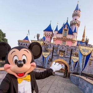 Familymoon- Disneyland with Liam