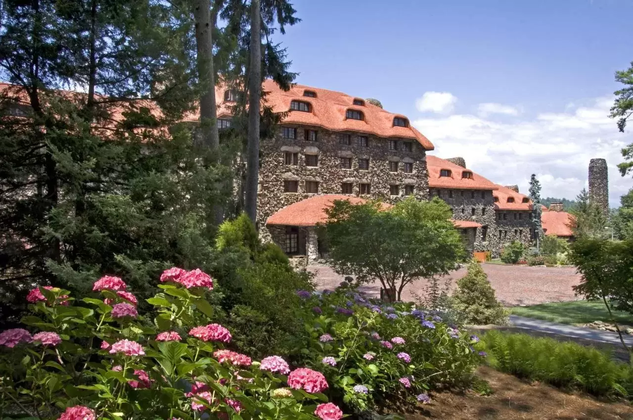 The Wedding Website of Zachary Robert Guerra and Grace Christine Levine