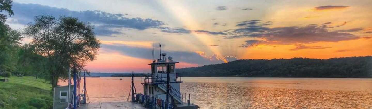 The Wedding Website of Lindsey Strathmann and Will Darlington