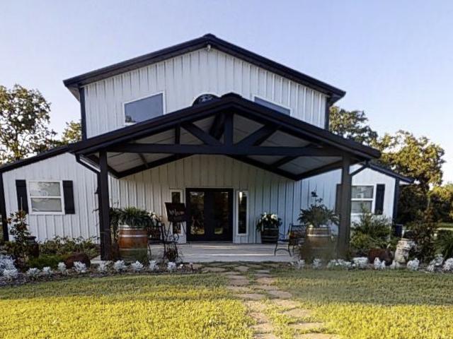 The Wedding Website of Gloria Rios and Stephen Gill