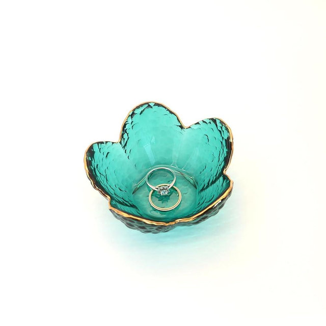 CEIERPH Green Flower Ring Dish Jewelry Tray, Small Glass Trinket Tray for Rings Earrings, Present for Wife Mom Daughter Women