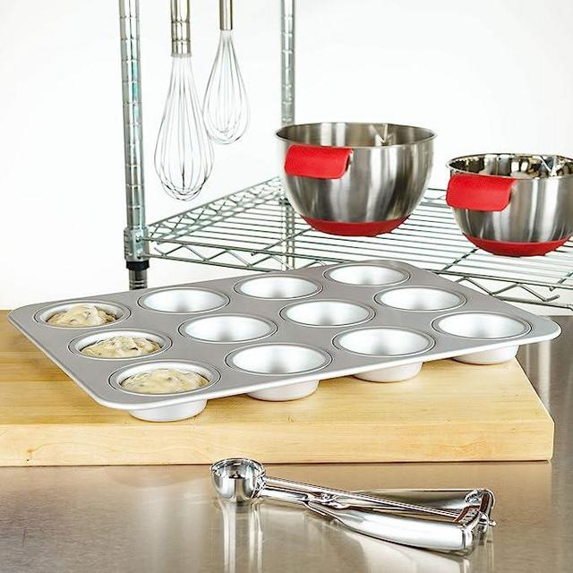 Fat Daddio Anodized Aluminum Muffin Pan