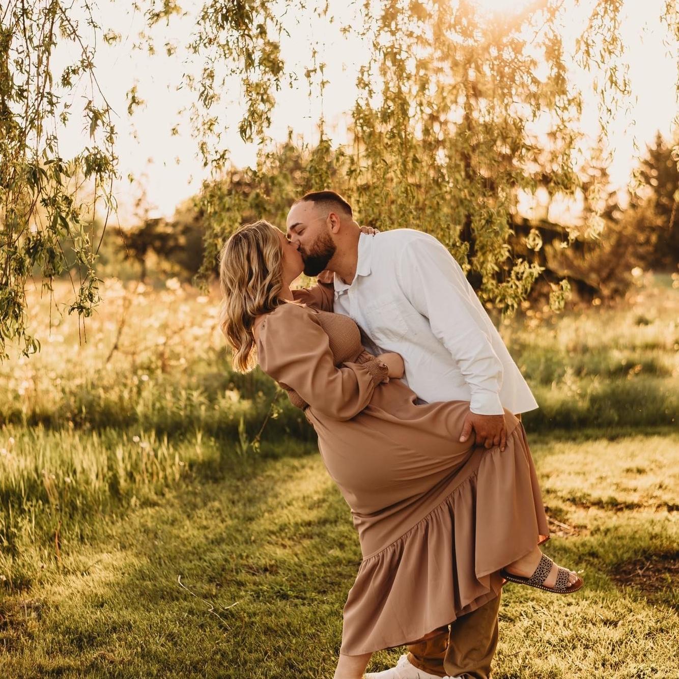 The engagement photo session 5/8