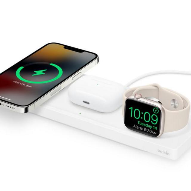 Belkin BOOST↑CHARGE™ PRO 3-in-1 Wireless Charging Pad with MagSafe