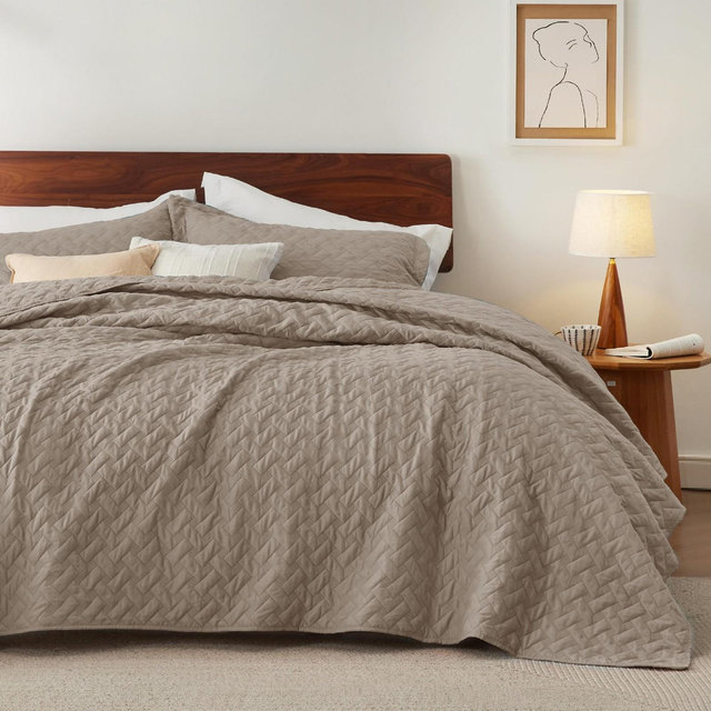 Bedsure 3PCS Lightweight Spring Quilt Set King Size Taupe With Basket Weave Pattern, Skin-Friendly Soft Breathable Quilt Bedding Set for All Seasons