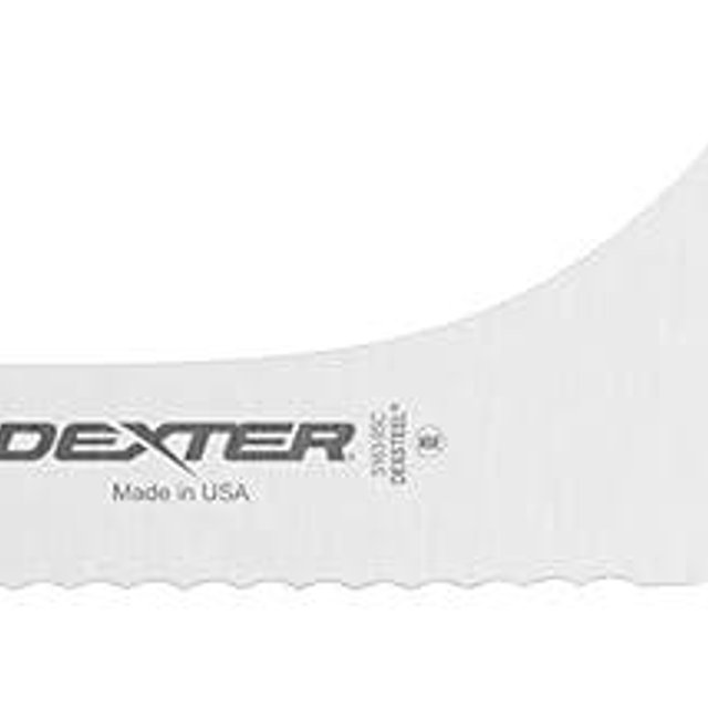 Dexter-Russell 9” Scalloped Offset Sandwich Knife – High-Carbon Stainless Steel Blade, Slip-Resistant Handle, NSF Certified – Ideal for Bread, Subs, and Sandwich Prep – Made in the USA