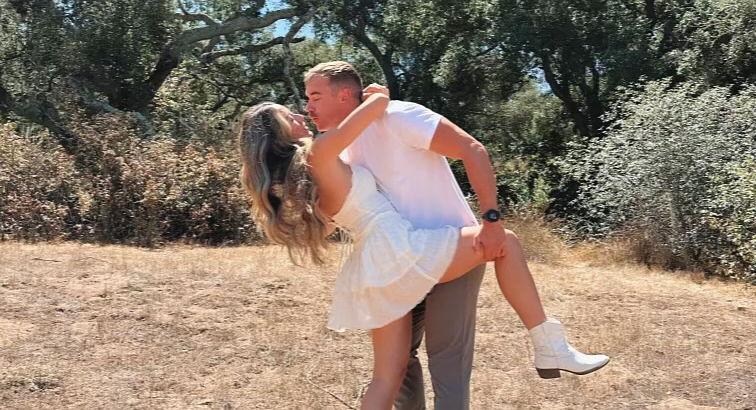 The Wedding Website of Skylar DeVault and Johan Boas