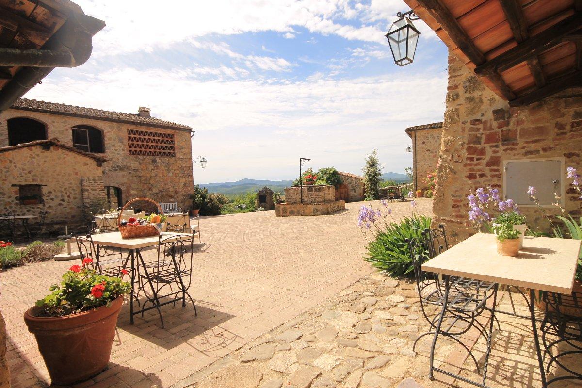 The courtyard of Tenuta di Papena
