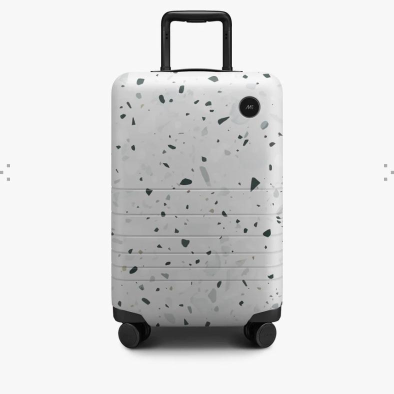 Monos Carry-On