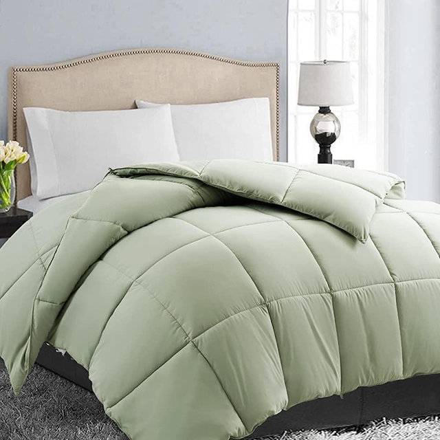 EASELAND All Season King Size Soft Quilted Down Alternative Comforter Reversible Duvet Insert with Corner Tabs,Winter Summer Warm Fluffy,Sage Green,90''x102''