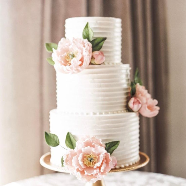 A Sweet Moment: Our Wedding Cake