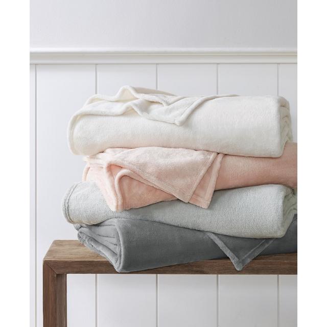 Clean Spaces Plush Queen Blanket